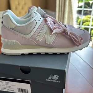 New Balance Women's Pink Sneakers